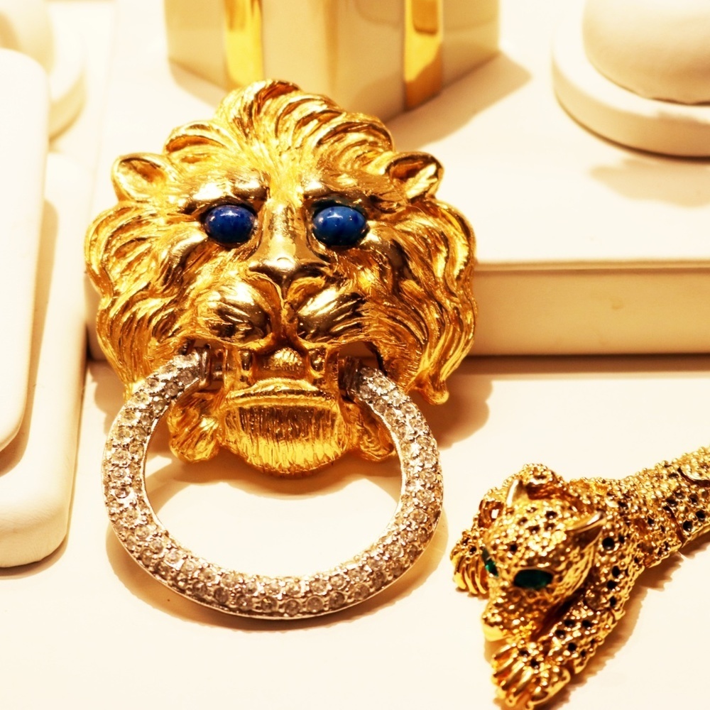 RARE! Kenneth Lane Lion's Head Doorknocker Brooch - Picture 12 of 13